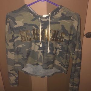 camo cropped long sleeve
